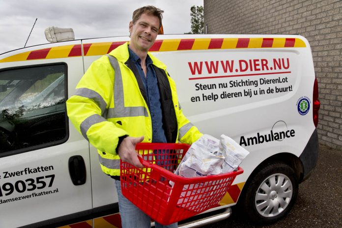 SAZ brengt tijdelijk dierenvoedsel aan huis | © Erik Veld