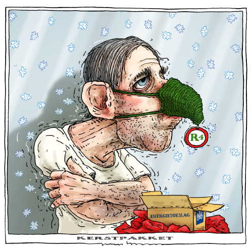 Man pakt rillend van de kou zijn kerstcadeau uit dat energietoeslag blijkt te zijn. Cartoon ©Joep Bertrams